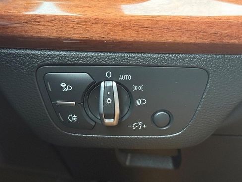 Used 2021 Audi Q5 2.0T Premium w/ Convenience Package image 29