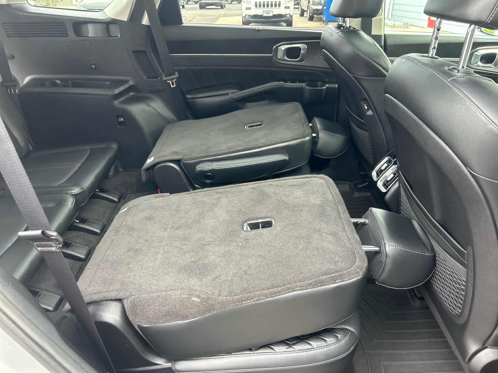 Used 2023 Kia Sorento SX AWD/4WD image 32