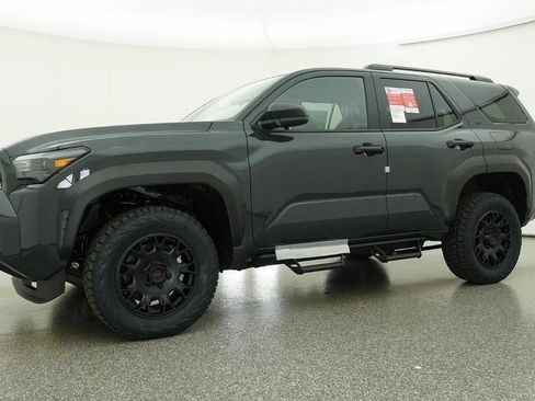 New 2026 Toyota 4Runner SR5 AWD/4WD image 4