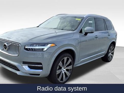 New 2025 Volvo XC90 T8 Plus image 4