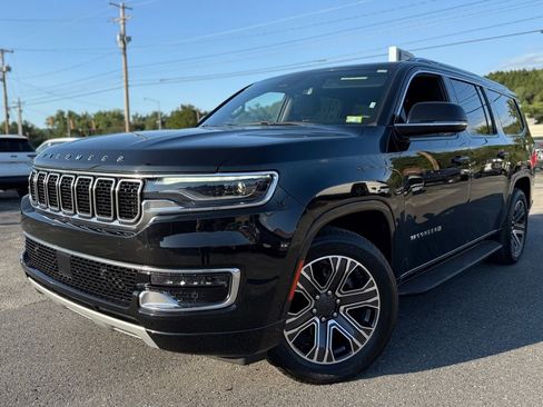 Used 2024 Jeep Wagoneer L Series II w/ Flexible Seating Group image 1