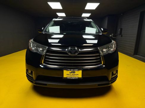 Used 2015 Toyota Highlander Limited Platinum AWD/4WD image 2