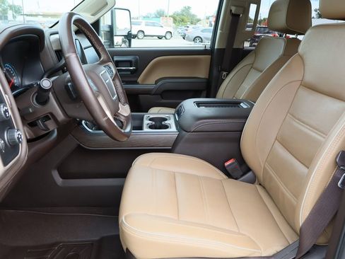 Used 2019 GMC Sierra 2500 Denali w/ Duramax Plus Package image 21