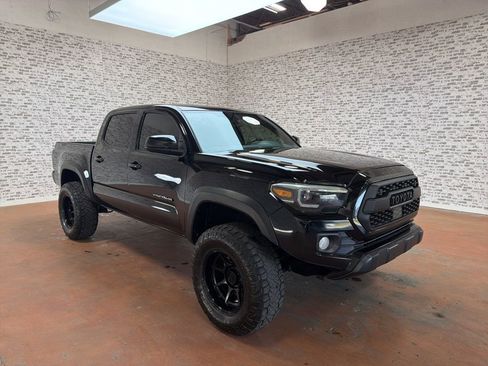 Used 2020 Toyota Tacoma TRD Off-Road w/ Technology Package image 1