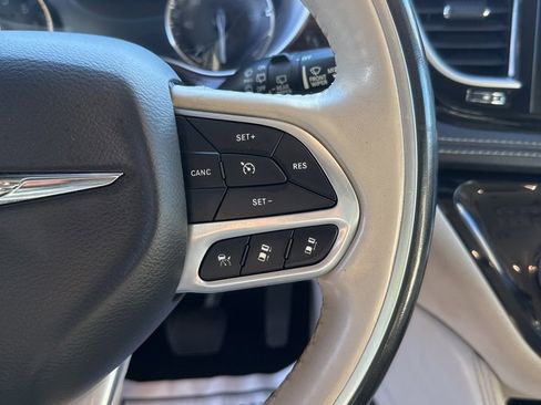 Used 2021 Chrysler Pacifica Limited w/ Premium & Safety Sphere Group image 32
