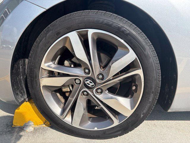 Used 2016 Hyundai Elantra Limited FWD image 12