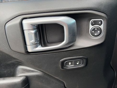 Used 2020 Jeep Wrangler Unlimited Sport S image 13