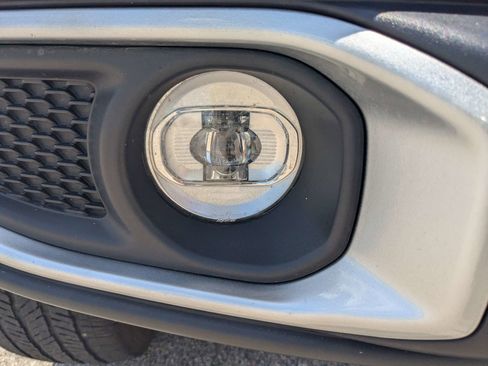 Used 2025 Jeep Wrangler Unlimited Sahara AWD/4WD image 11