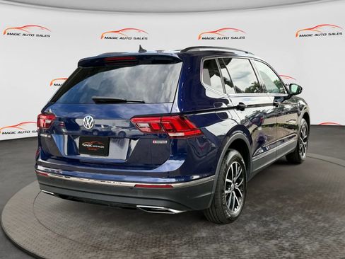 Used 2021 Volkswagen Tiguan SE w/ Panoramic Sunroof Package AWD/4WD image 10