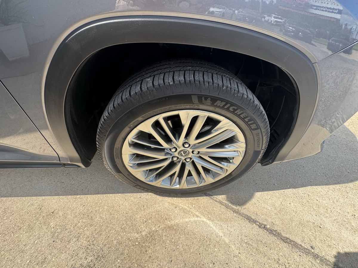 Used 2021 Lexus RX 350L Luxury w/ Accessory Package FWD image 28