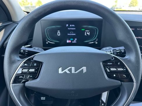 Certified 2024 Kia Niro LX FWD image 22
