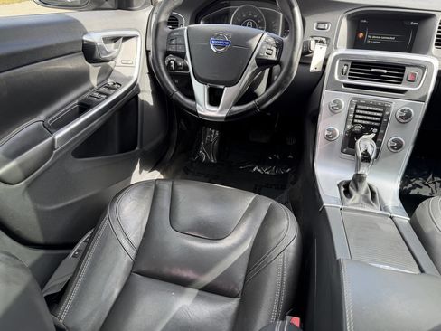 Used 2017 Volvo S60 T5 Dynamic image 19