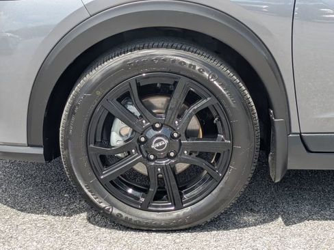 Used 2023 Nissan Kicks SR w/ SR Premium Package FWD image 11