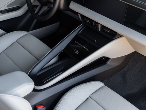 New 2025 Porsche Macan 4S Electric AWD/4WD image 31