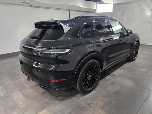 Used 2025 Porsche Cayenne GTS AWD/4WD image 26