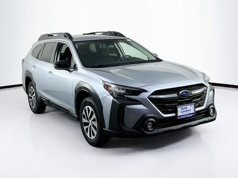 Used 2023 Subaru Outback Premium AWD/4WD image 3