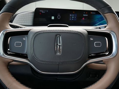 Used 2025 Lincoln Navigator Black Label image 21