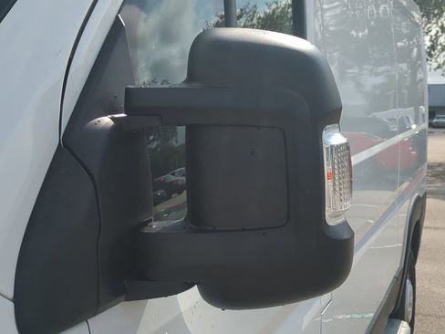 Used 2025 RAM ProMaster 2500 w/ U-Haul Equipment Group FWD image 13