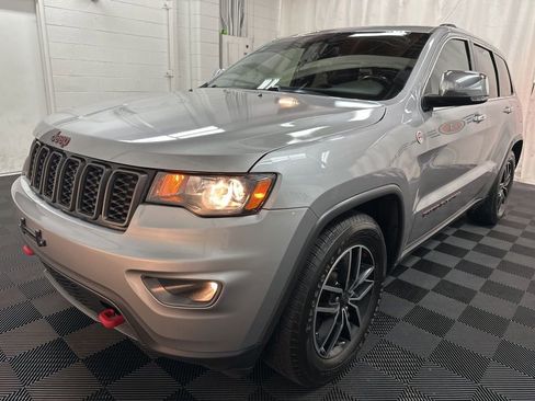 Used 2019 Jeep Grand Cherokee Trailhawk image 1