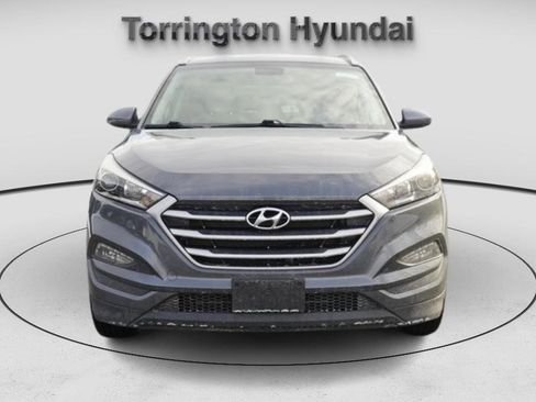Used 2017 Hyundai Tucson SE image 2
