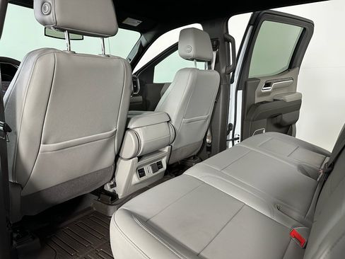 Used 2023 GMC Sierra 1500 SLT image 25