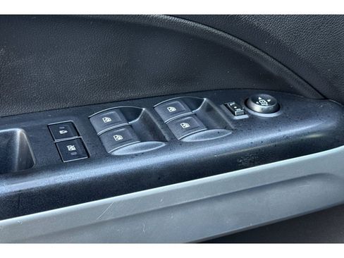 Used 2021 Chevrolet Colorado LT image 12