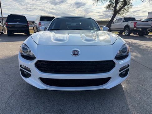 Used 2017 FIAT 124 Spider Lusso image 2