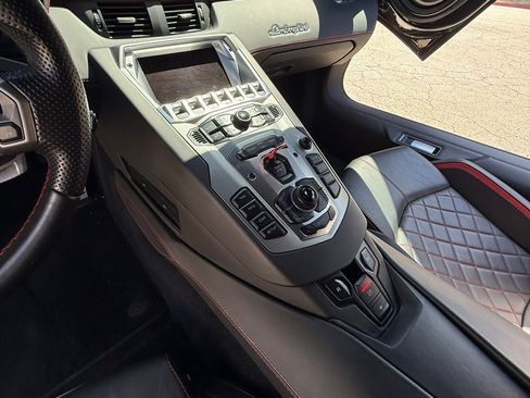 Used 2018 Lamborghini Aventador S AWD/4WD image 18
