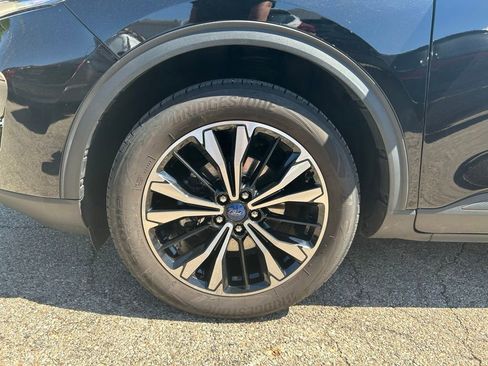 Used 2022 Ford Escape SE w/ SE Sport Appearance Package AWD/4WD image 12