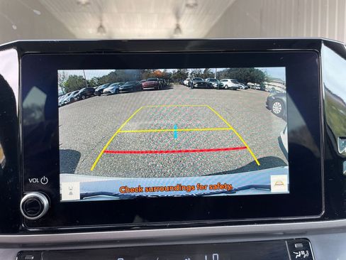 Used 2025 Toyota Camry LE image 17