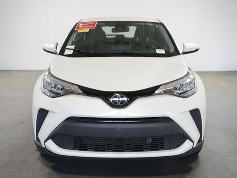 Used 2020 Toyota C-HR LE FWD image 2