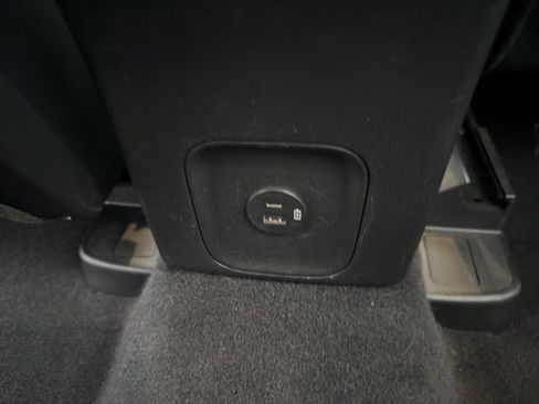 Used 2021 Ford Escape SE image 16