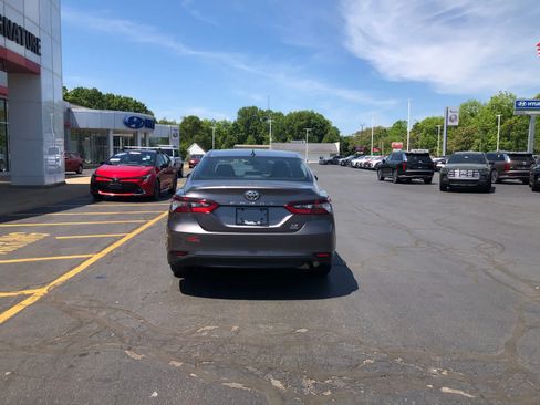 Used 2022 Toyota Camry LE AWD/4WD image 6