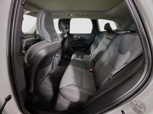 Used 2023 Volvo XC60 B5 Core FWD image 25