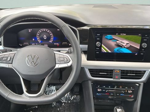 New 2026 Volkswagen Taos SE FWD image 18