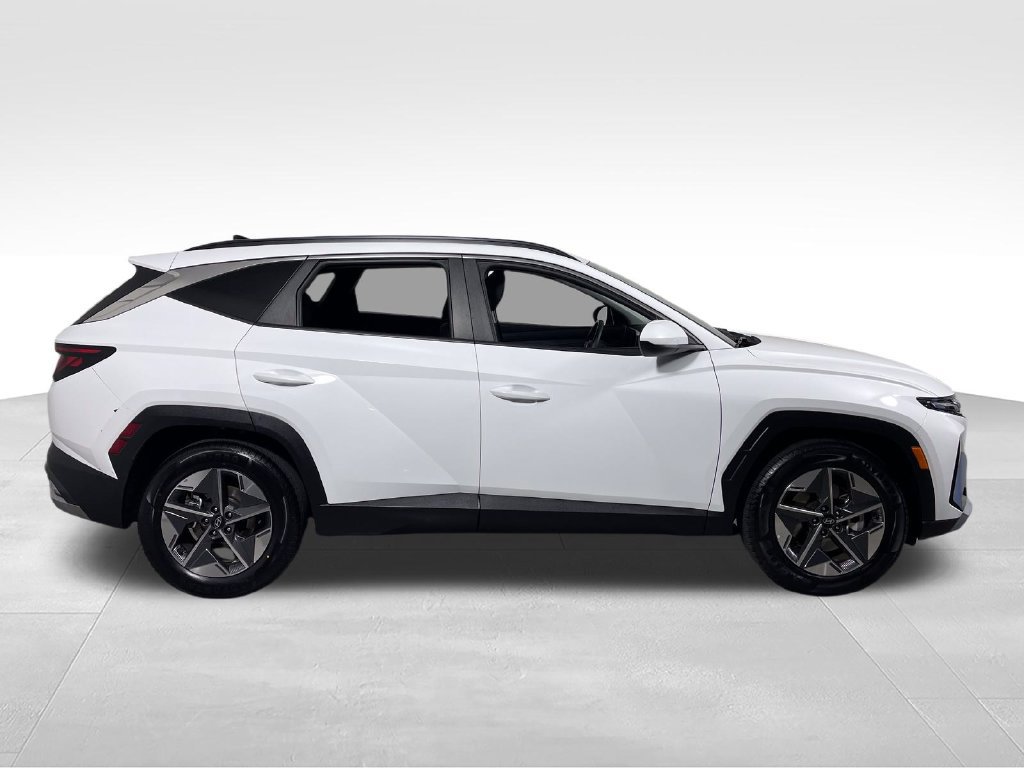 Certified 2025 Hyundai Tucson SEL FWD image 2