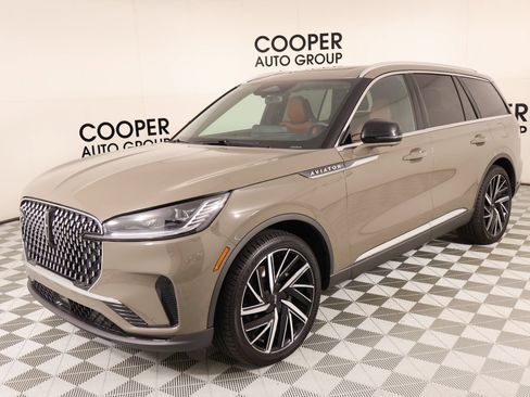 Used 2026 Lincoln Aviator Reserve AWD/4WD image 10