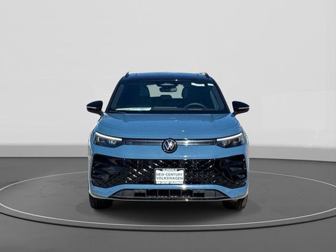 New 2026 Volkswagen Tiguan SE R-Line FWD image 2