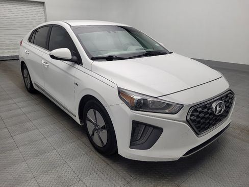 Used 2020 Hyundai Ioniq SE FWD image 13