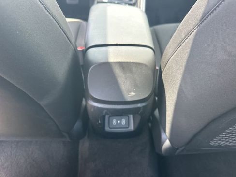 Certified 2025 Hyundai Elantra SEL FWD image 16