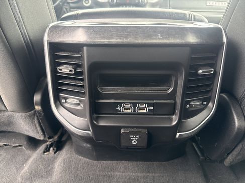 Used 2019 RAM 1500 Big Horn AWD/4WD image 11