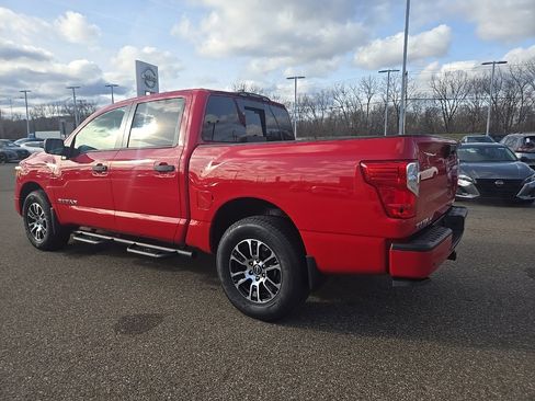 Used 2024 Nissan Titan SV w/ Accessory Utility Package image 5