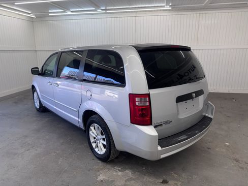 Used 2009 Dodge Grand Caravan SE image 7
