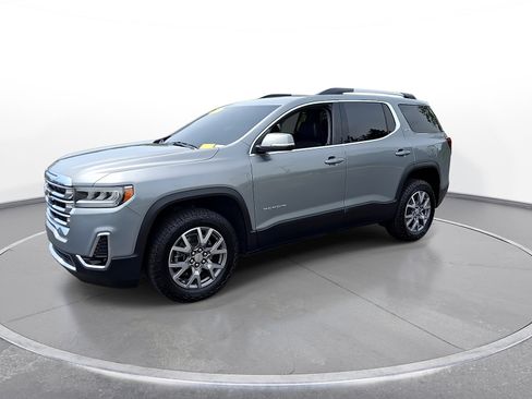 Used 2023 GMC Acadia SLT w/ LPO, Floor Liner Package FWD image 4