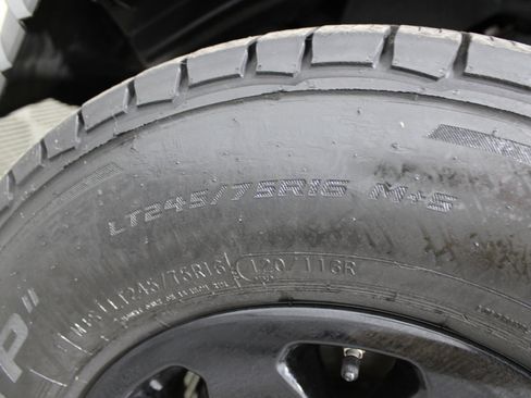 Used 2020 Toyota Tacoma SR image 35