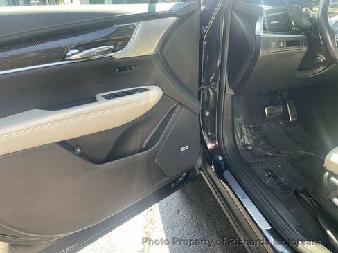 Used 2023 Cadillac XT6 Sport AWD/4WD image 9