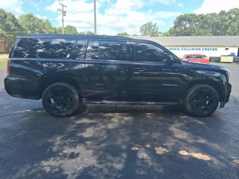 Used 2019 GMC Yukon XL SLT w/ Graphite Performance Edition AWD/4WD image 6