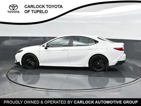Used 2025 Toyota Camry SE image 9