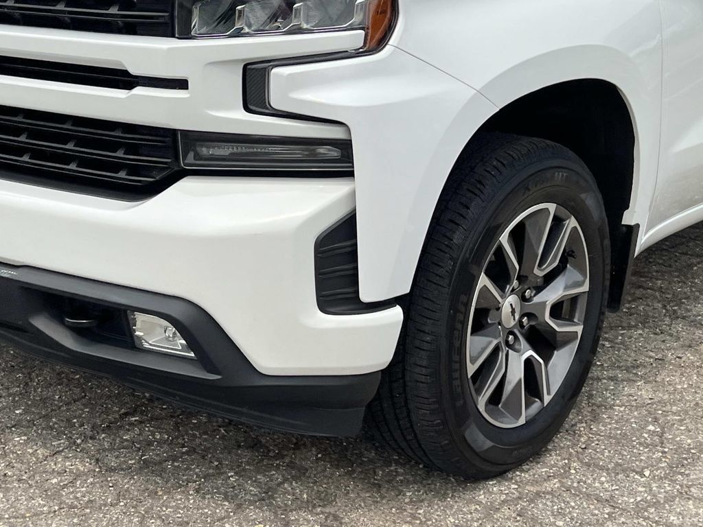Used 2020 Chevrolet Silverado 1500 RST w/ RST Value Package AWD/4WD image 7