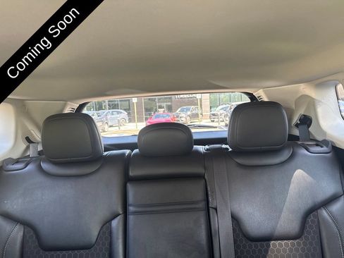Used 2018 Jeep Compass Latitude w/ Popular Equipment Group AWD/4WD image 21